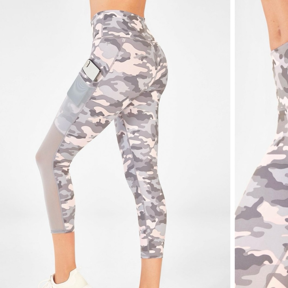 NWT Fabletics Powerhold Mila Pocket Capri Leggings in Opal Camo